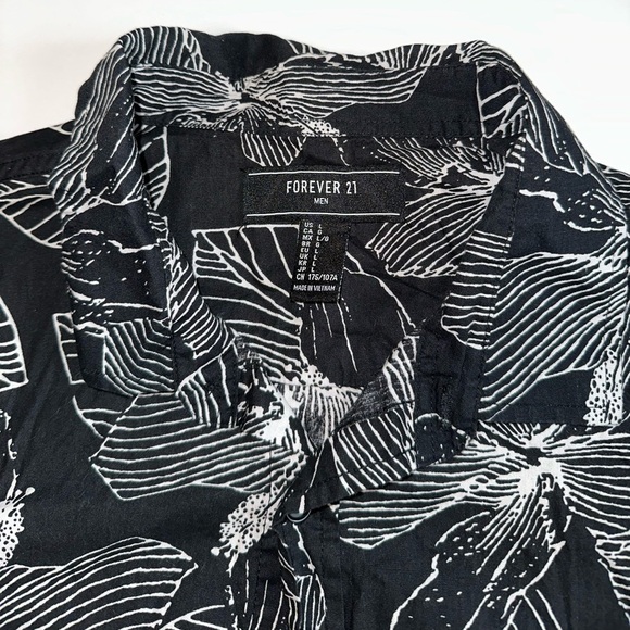 Forever 21 Men’s Size L Black Floral Hawaiian Shirt Short Sleeve 100% Cotton - Picture 2 of 7